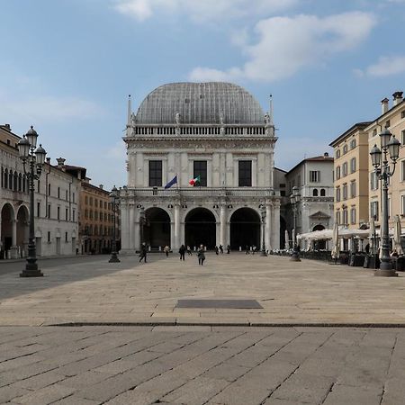 Brescia Musei Apartment Bagian luar foto