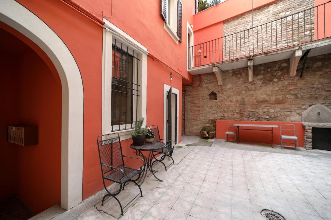 Brescia Musei Apartment Bagian luar foto